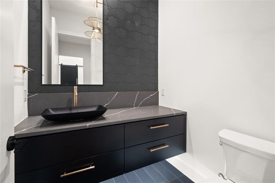 Furnished interior view inside a new home in , Dallas (Image 27). Furnished interior view inside a new home in , Dallas (Image 27).