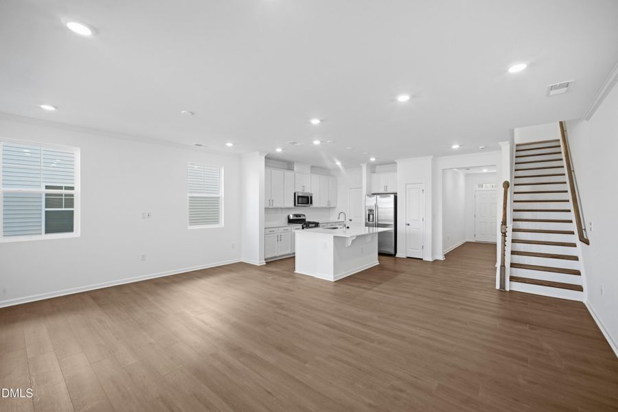 SUN_Everlee_Pic_CarsonII_QMI_230_Great_1 SUN_Everlee_Pic_CarsonII_QMI_230_Great_1