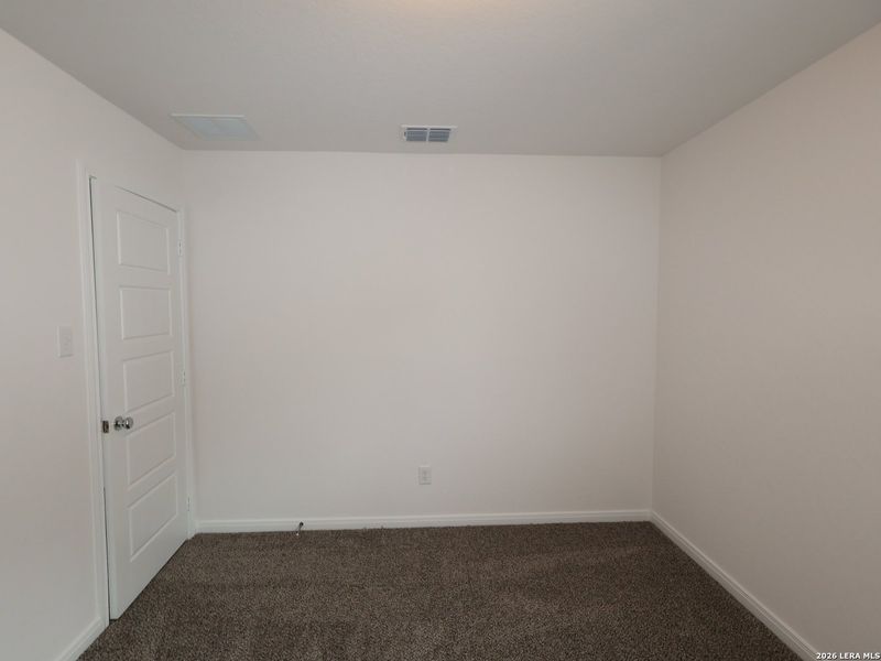 Spacious, unfurnished interior of a new home in Park Place, New Braunfels (Image 17).