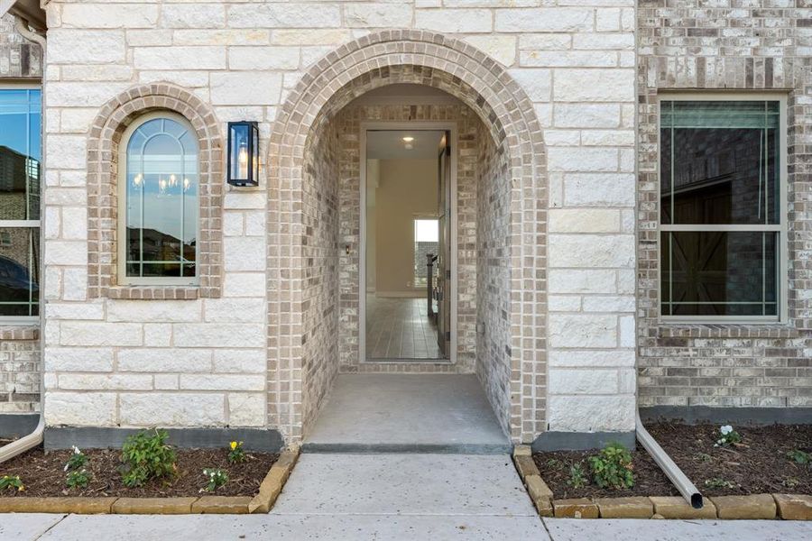 Exterior details and patio area of a home in Sonoma Verde, McLendon-Chisholm (Image 3).