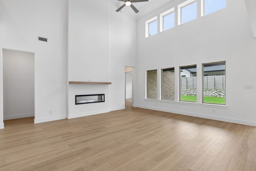 Spacious, unfurnished interior of a new home in Painted Tree Lakeside, McKinney (Image 17).
