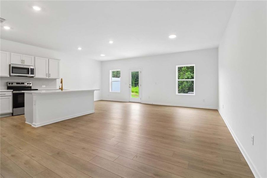 Spacious, unfurnished interior of a new home in Langston Reserve, Cartersville (Image 30).