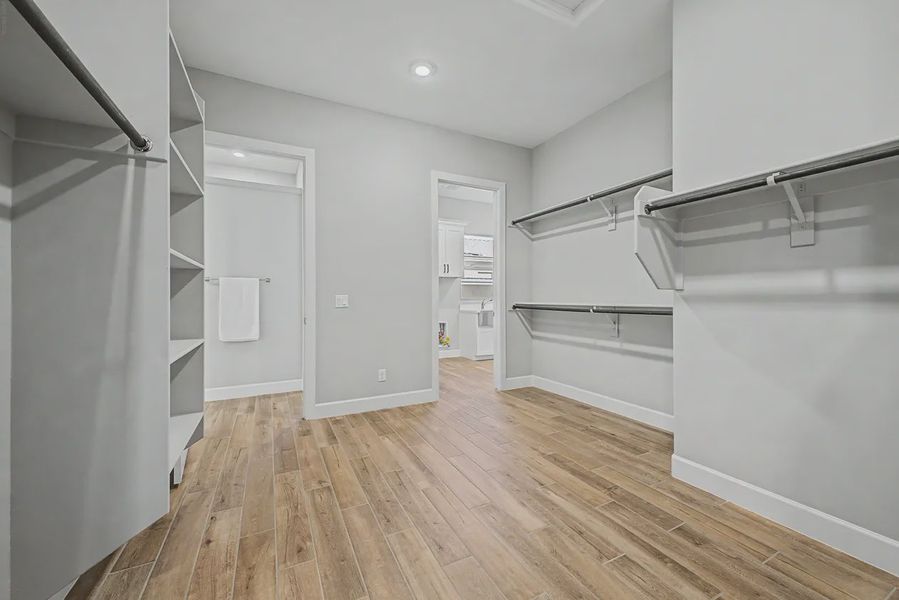 Spacious, unfurnished interior of a new home in Bellero Estates, Queen Creek (Image 26).