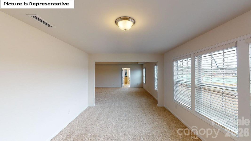 Spacious, unfurnished interior of a new home in Sylvan Creek, Denver (Image 33).