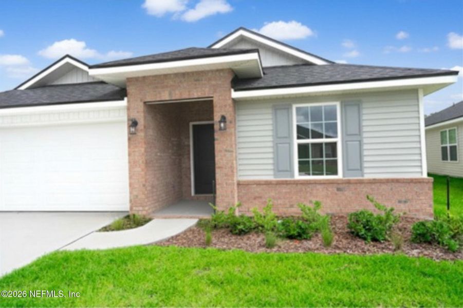 Exterior details and patio area of a home in Summerglen, Jacksonville (Image 3).
