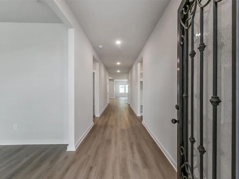 Spacious, unfurnished interior of a new home in Sundance Cove, Crosby (Image 23).