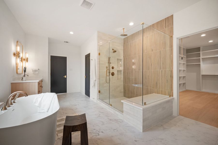 Furnished interior view inside a new home in , Dallas (Image 24).