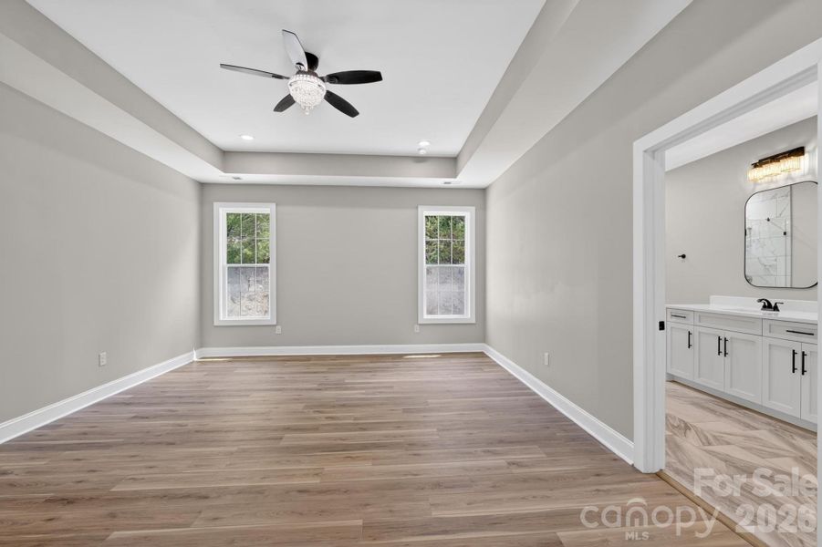 Spacious, unfurnished interior of a new home in , Lenoir (Image 33).