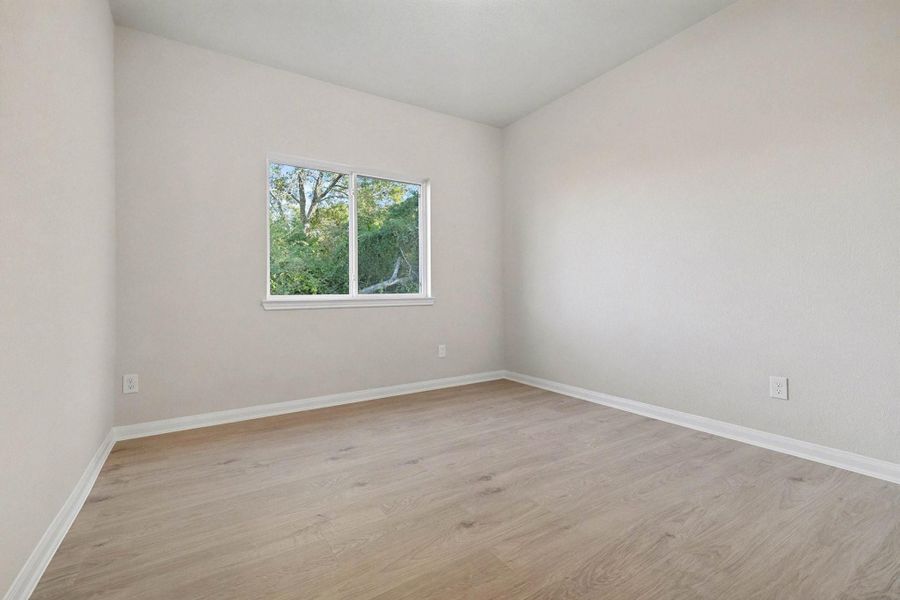 Spacious, unfurnished interior of a new home in Lake Conroe Hills, Willis (Image 17).