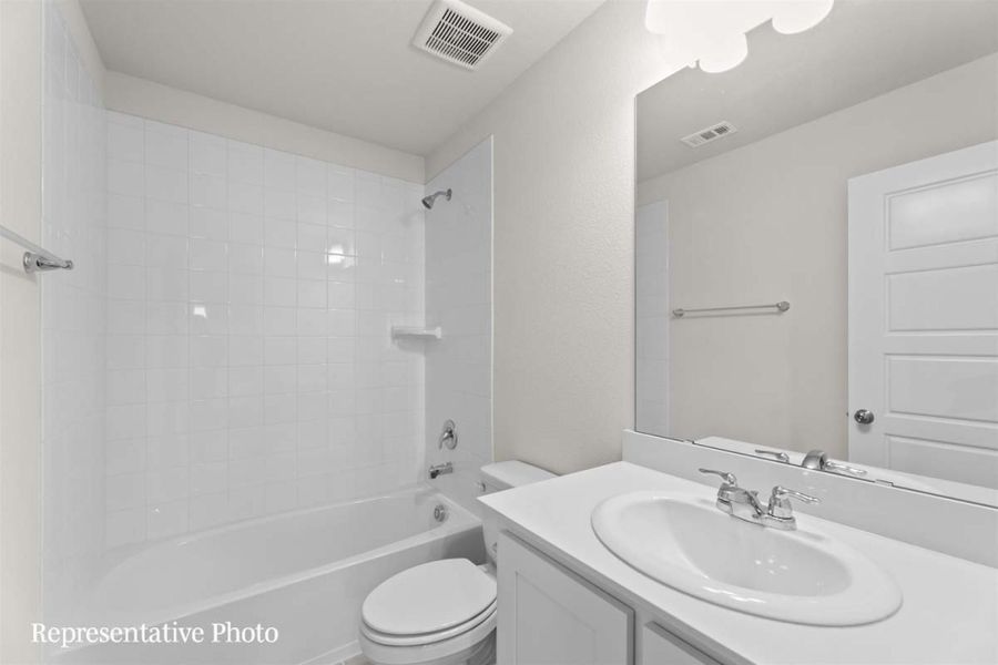 Furnished interior view inside a new home in Keeneland, Aubrey (Image 10).