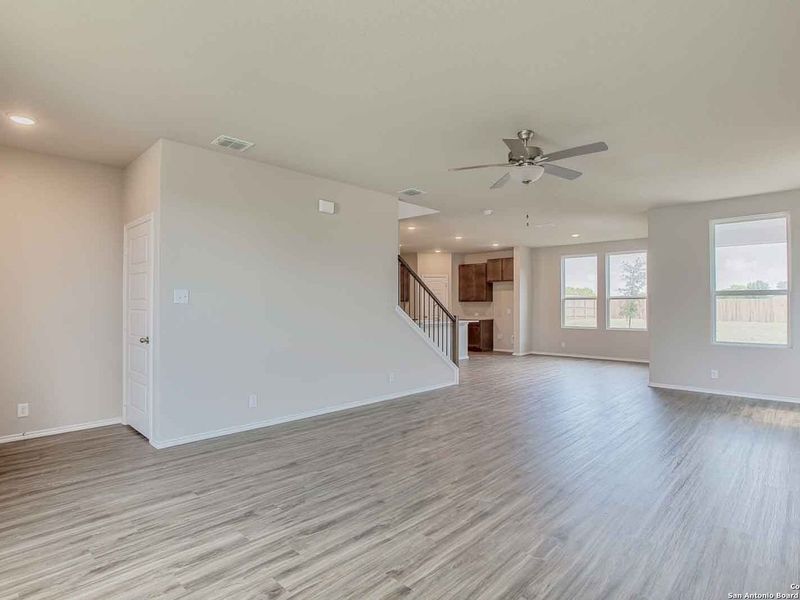 Spacious, unfurnished interior of a new home in Hannah Heights, Seguin (Image 14).