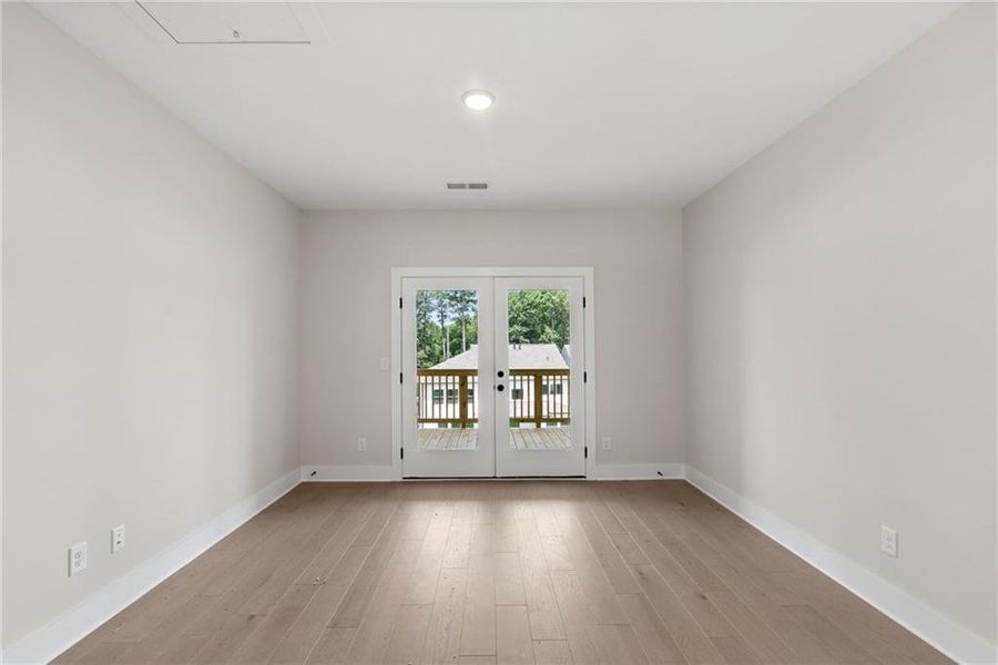 Spacious, unfurnished interior of a new home in Havencroft, Woodstock (Image 19). Spacious, unfurnished interior of a new home in Havencroft, Woodstock (Image 19).