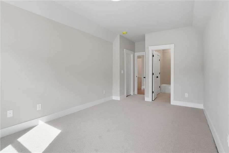Spacious, unfurnished interior of a new home in Old Town Estates, Dacula (Image 49).