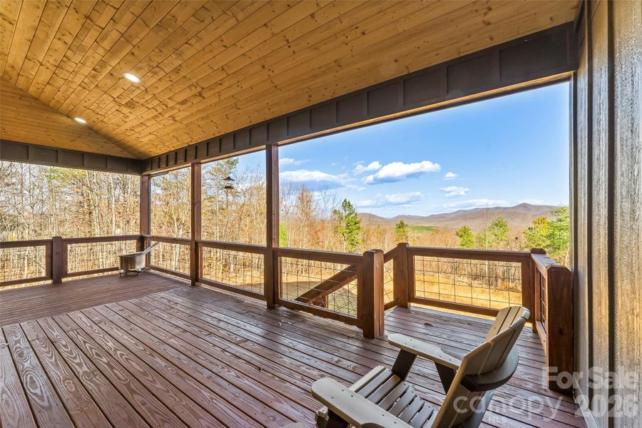 Exterior details and patio area of a home in , Nebo (Image 24).