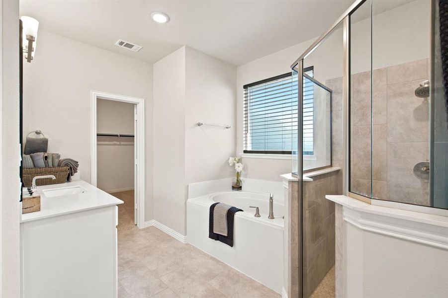 Furnished interior view inside a new home in Covenant Springs, Springtown (Image 30).
