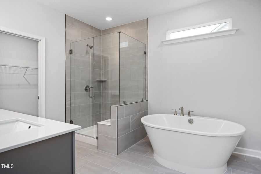 Furnished interior view inside a new home in Tobacco Road, Angier (Image 82).