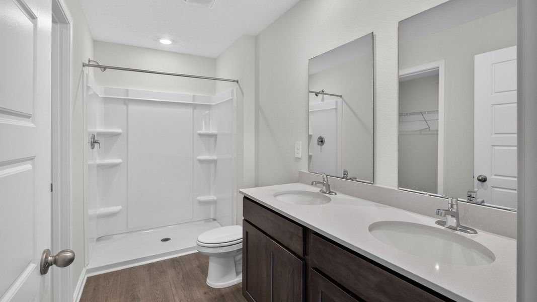 Representative furnished interior of a home built from the Weston by D.R. Horton in Bridle Creek Townhomes, Jacksonville (Image 10).