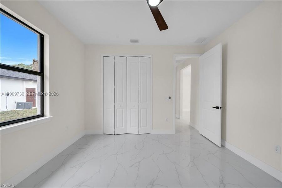 Spacious, unfurnished interior of a new home in , Lehigh Acres (Image 10).