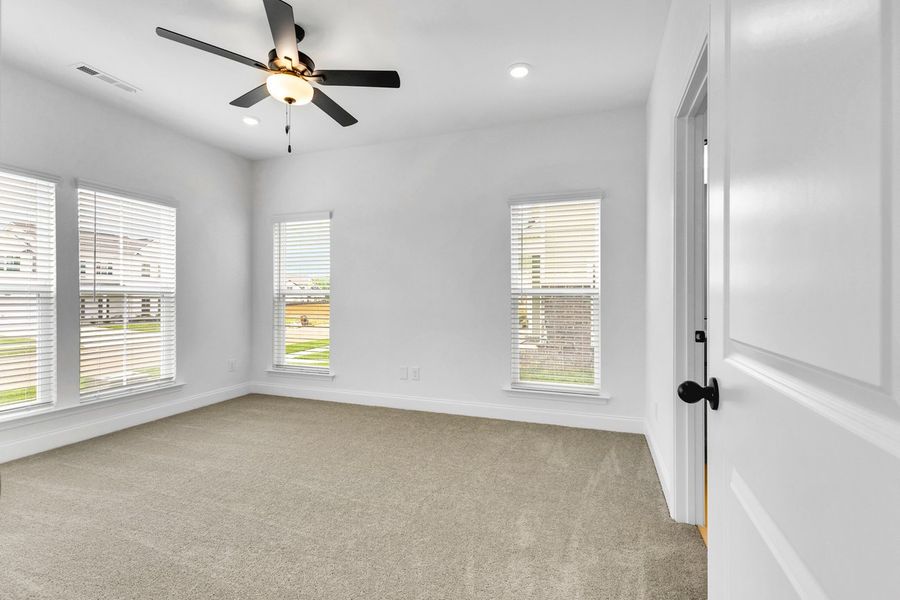 Representative unfurnished interior of a home built from the Titusville II by Regent Homes in Marlon's Creek, Spring Hill (Image 28).