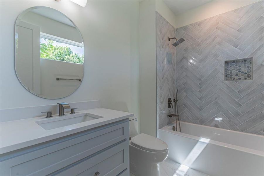 Furnished interior view inside a new home in , Dallas (Image 5).