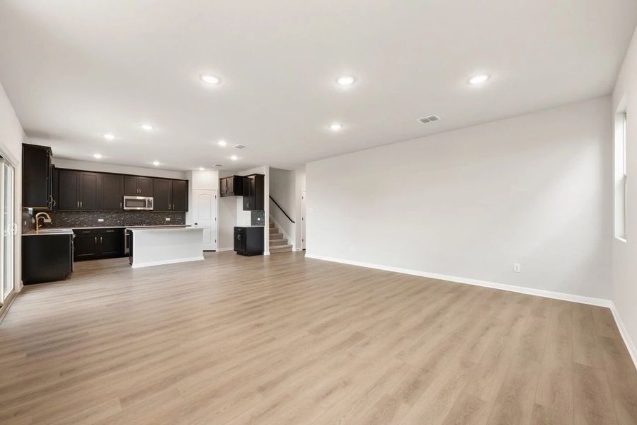 Spacious, unfurnished interior of a new home in Patterson Ranch, Georgetown (Image 21).