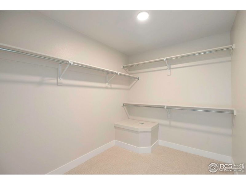 Spacious, unfurnished interior of a new home in , Superior (Image 26).