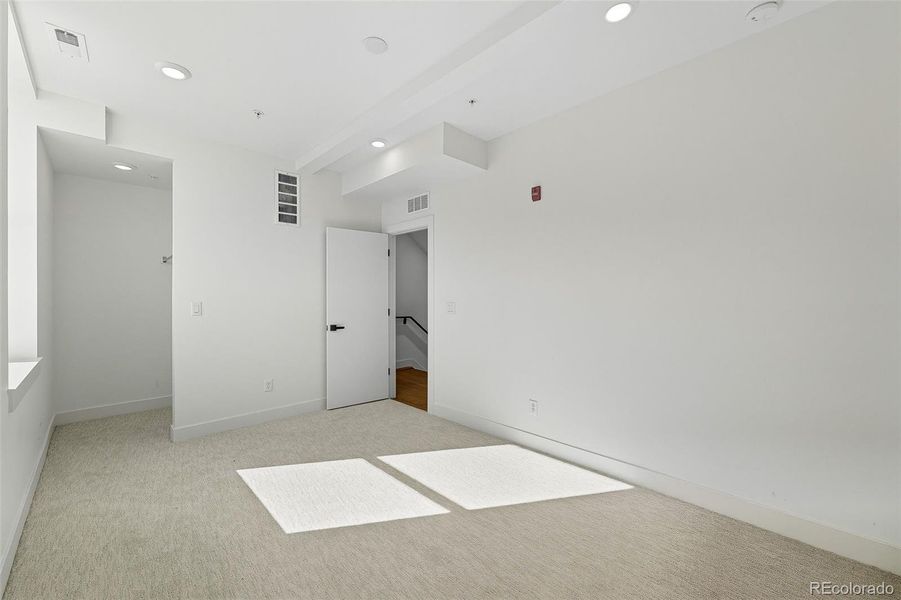Spacious, unfurnished interior of a new home in , Lakewood (Image 18).