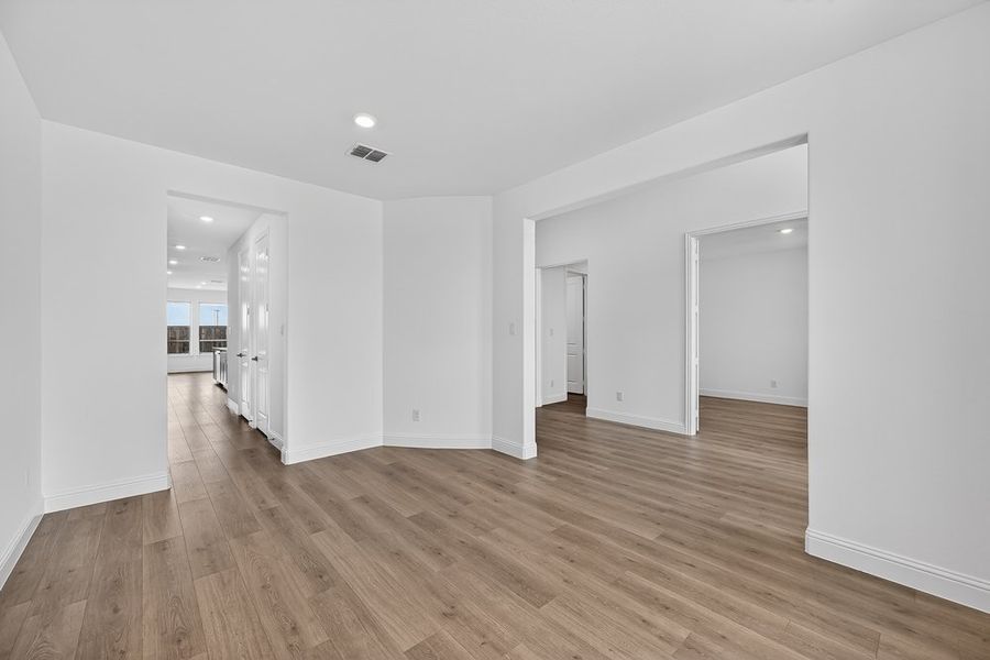 Spacious, unfurnished interior of a new home in The Ridge at Northlake, Northlake (Image 17). Spacious, unfurnished interior of a new home in The Ridge at Northlake, Northlake (Image 17).