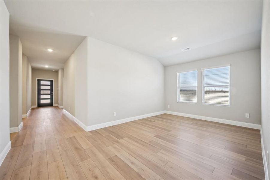 Photo is not of the actual home, but is an inspirational photo of builder’s model home and may depict options, furnishings, and/or decorator features that are not included. Photo is not of the actual home, but is an inspirational photo of builder’s model home and may depict options, furnishings, and/or decorator features that are not included.