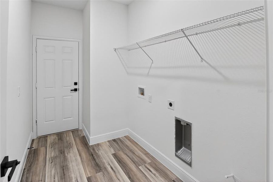 Spacious, unfurnished interior of a new home in , Citrus Springs (Image 22).