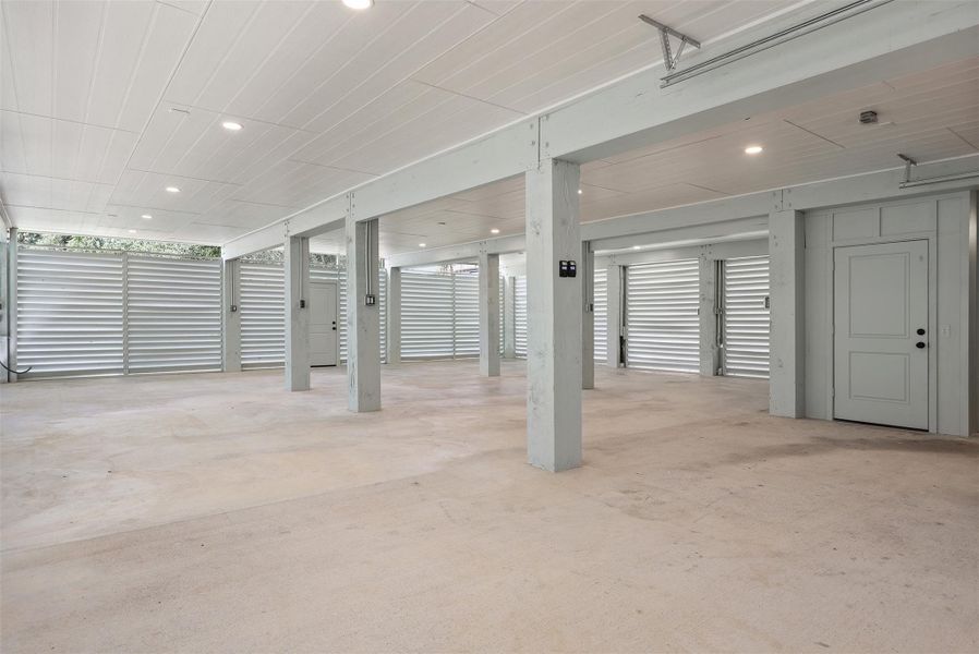 Spacious, unfurnished interior of a new home in , El Lago (Image 41). Spacious, unfurnished interior of a new home in , El Lago (Image 41).