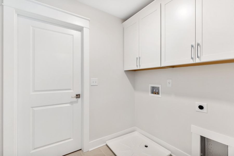 Spacious, unfurnished interior of a new home in Central Park, James Island (Image 14).