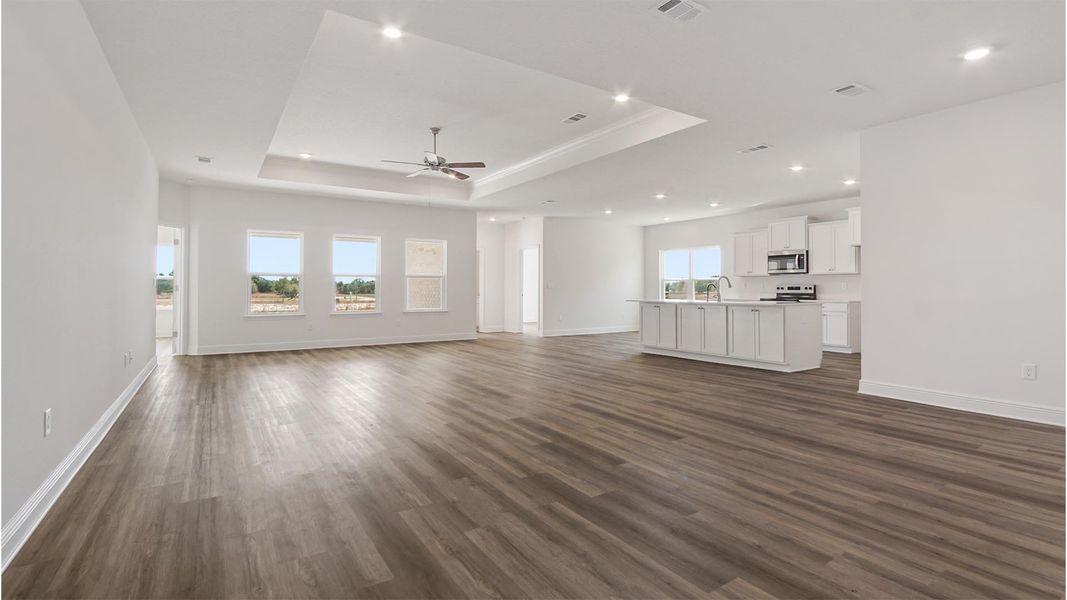 Spacious, unfurnished interior of a new home in Owl's Head Farms, Freeport (Image 13).
