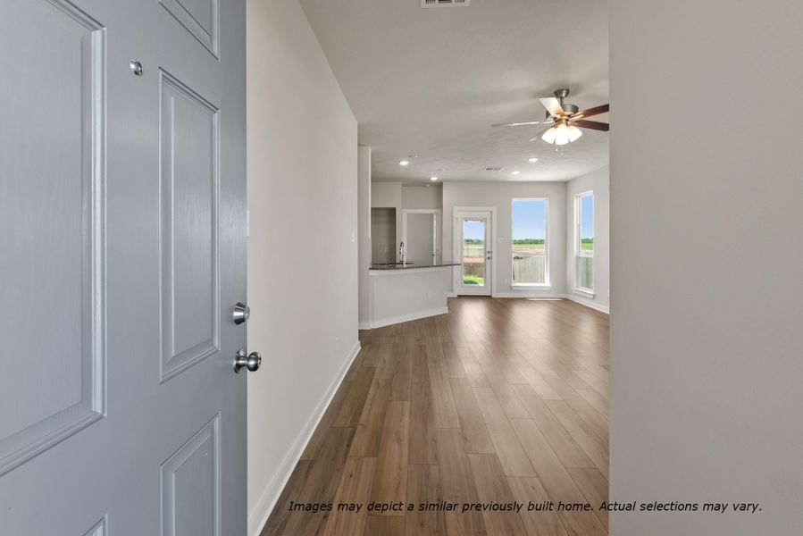 Spacious, unfurnished interior of a new home in Eagles Landing, Waco (Image 24).