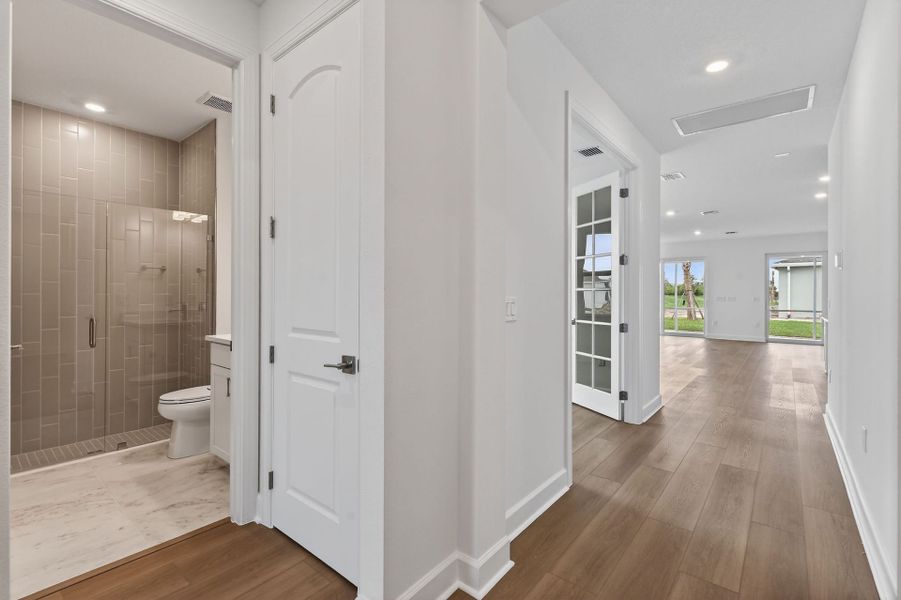 Spacious, unfurnished interior of a new home in Del Webb Tradition, Port St. Lucie (Image 22).