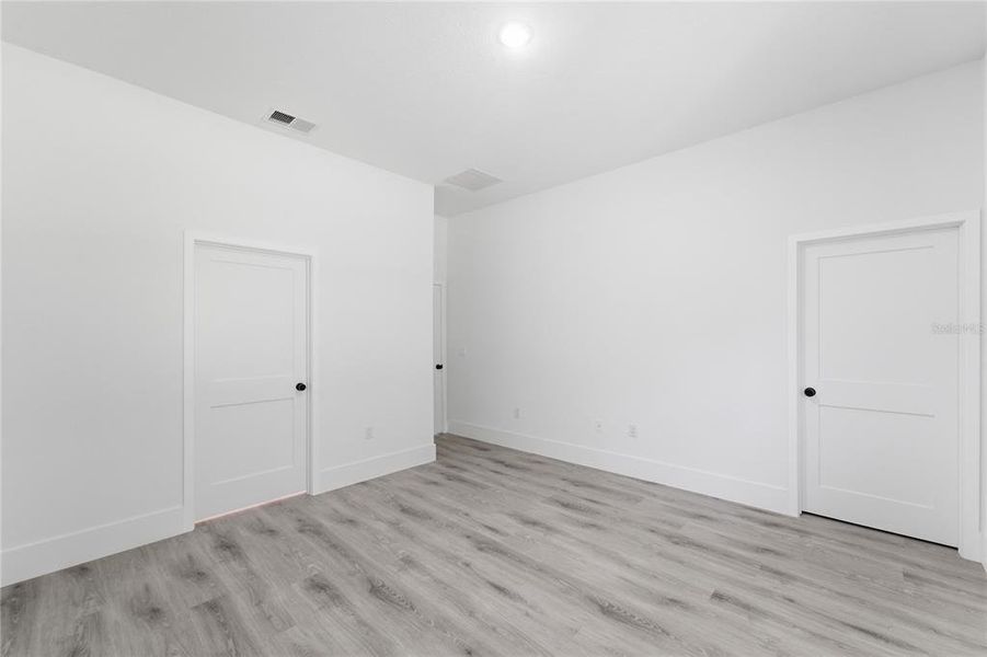 Spacious, unfurnished interior of a new home in , Dunnellon (Image 21).
