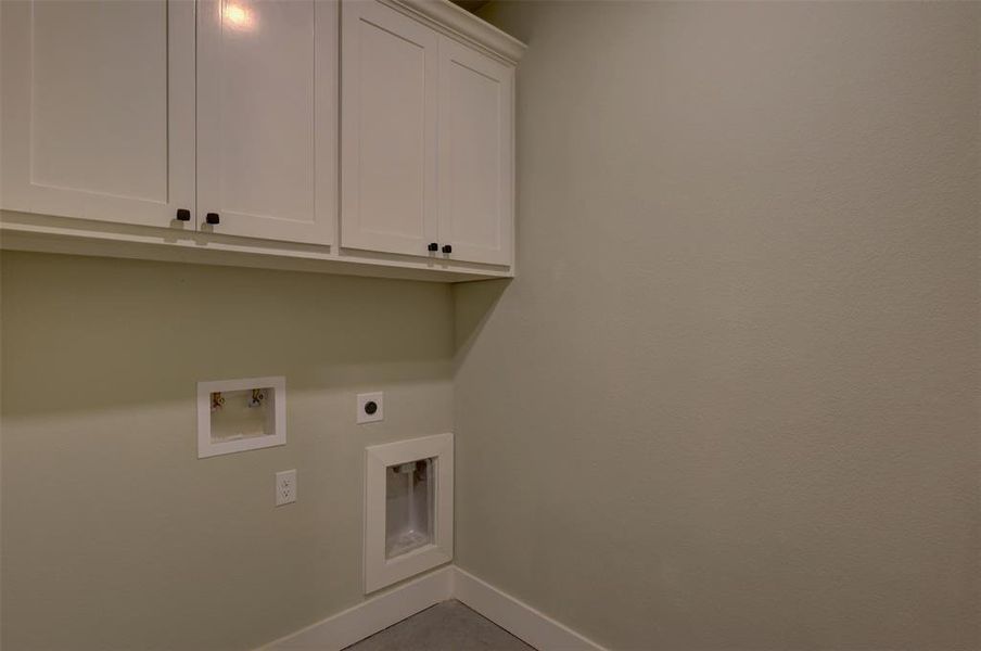 Spacious, unfurnished interior of a new home in , Whitney (Image 16).