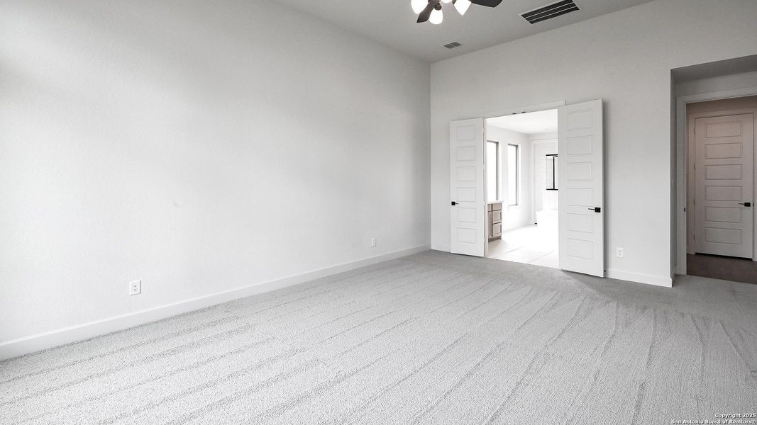 Spacious, unfurnished interior of a new home in Kinder Ranch 70', San Antonio (Image 22). Spacious, unfurnished interior of a new home in Kinder Ranch 70', San Antonio (Image 22).