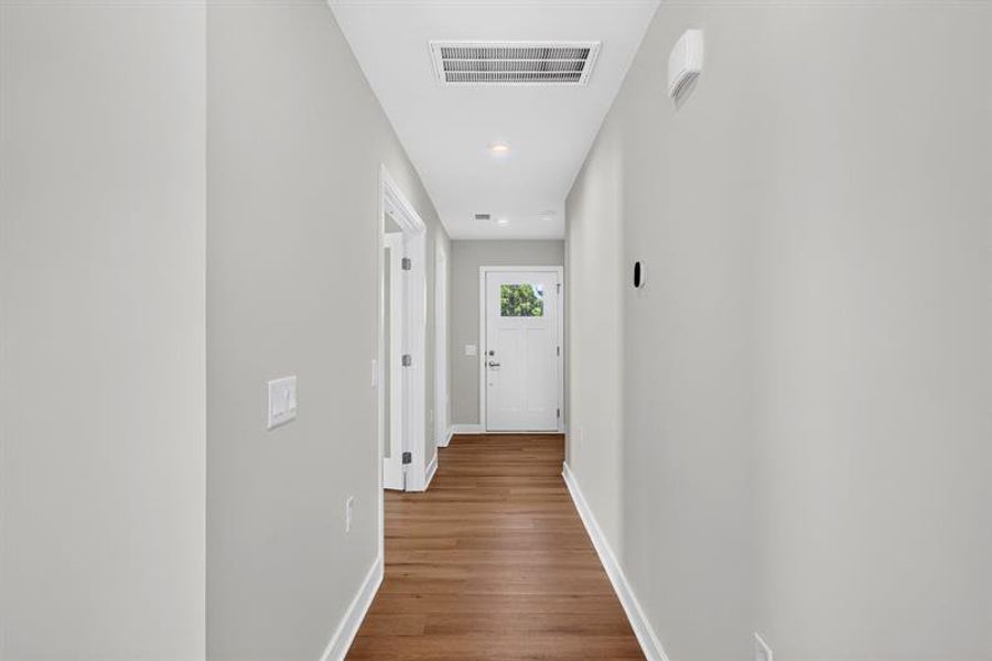 Spacious, unfurnished interior of a new home in Beacon Point at New Hampstead, Savannah (Image 23). Spacious, unfurnished interior of a new home in Beacon Point at New Hampstead, Savannah (Image 23).