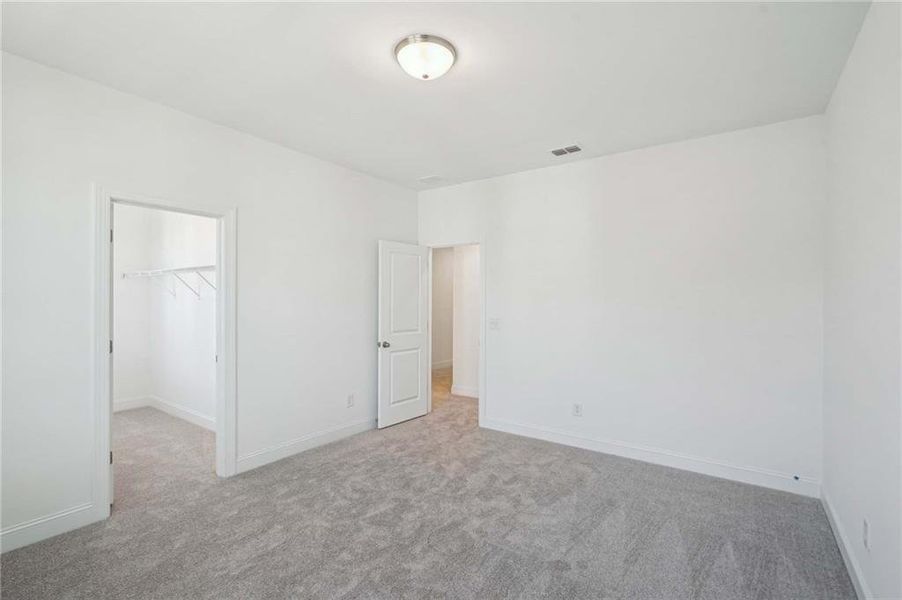 Spacious, unfurnished interior of a new home in East Harbor II at Chestatee, Dawsonville (Image 21).