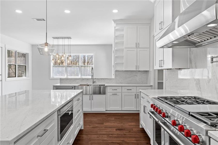 Furnished interior view inside a new home in , Alpharetta (Image 17).
