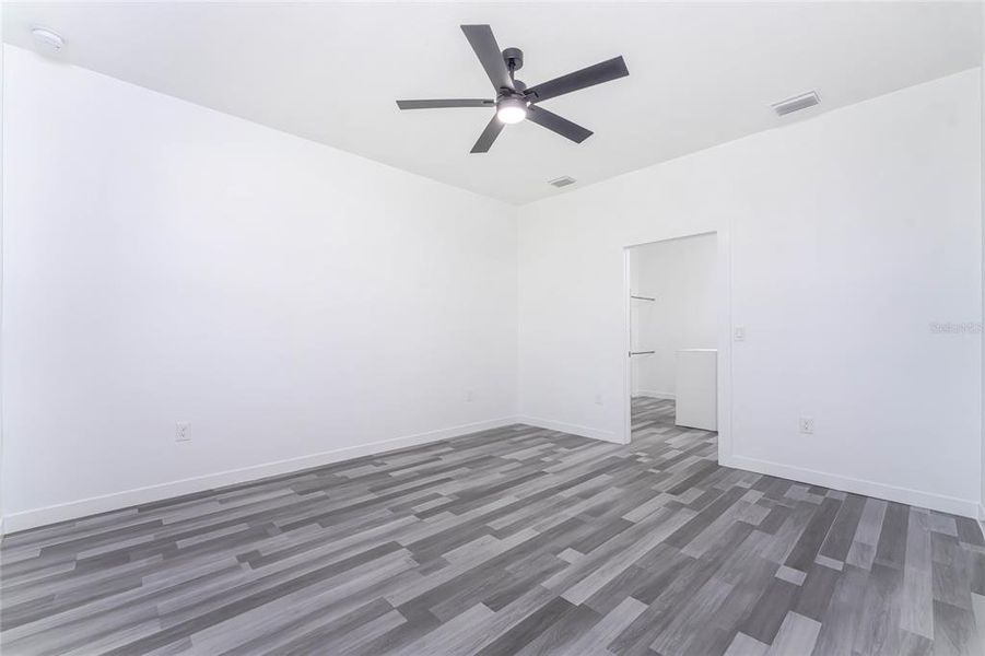 Spacious, unfurnished interior of a new home in , Port Charlotte (Image 50).