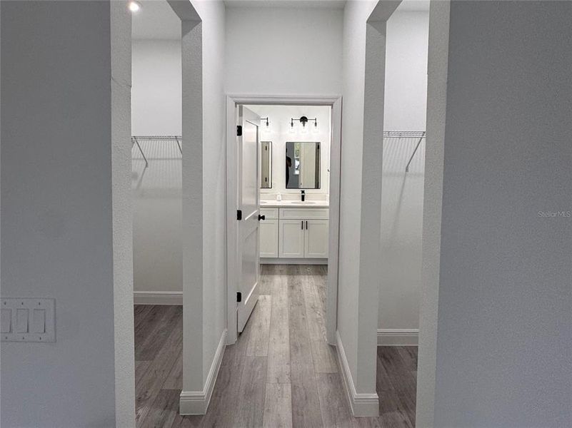 Spacious, unfurnished interior of a new home in , Ocala (Image 26).