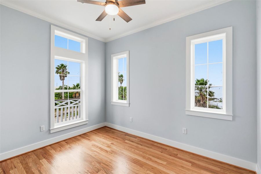 Spacious, unfurnished interior of a new home in , Tiki Island (Image 32). Spacious, unfurnished interior of a new home in , Tiki Island (Image 32).