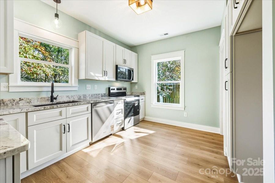 Furnished interior view inside a new home in , Kannapolis (Image 5).