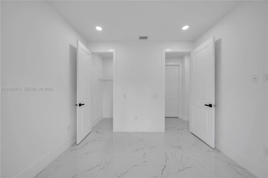 Spacious, unfurnished interior of a new home in , Lehigh Acres (Image 32).