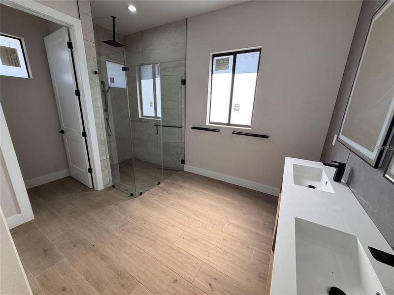 Spacious, unfurnished interior of a new home in , Placida (Image 15).