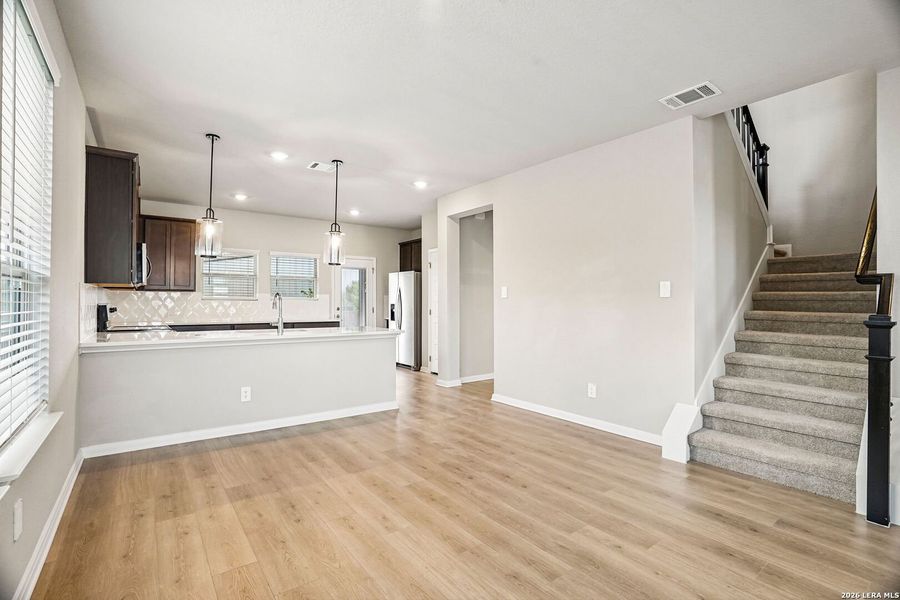 Spacious, unfurnished interior of a new home in Catalina, Converse (Image 30).