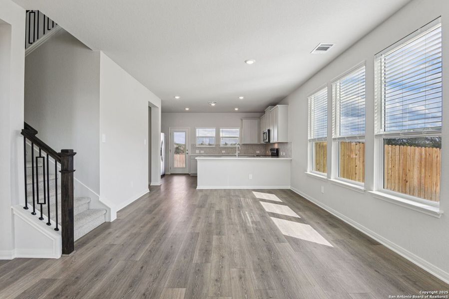 Spacious, unfurnished interior of a new home in Estancia Ranch - Premier Series, San Antonio (Image 43). Spacious, unfurnished interior of a new home in Estancia Ranch - Premier Series, San Antonio (Image 43).