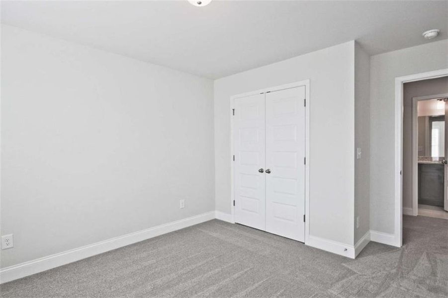 Spacious, unfurnished interior of a new home in Somerset at Riverbrook, Gainesville (Image 34).
